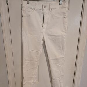 Express White Skinny Jeans Sleek and Stylish